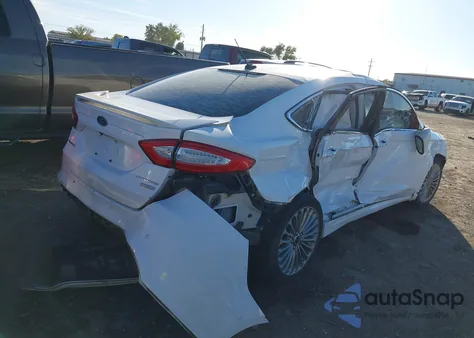 2016 Ford Fusion Titanium z USA, uszkodzony, nr VIN 3FA6P0K97GR343924
